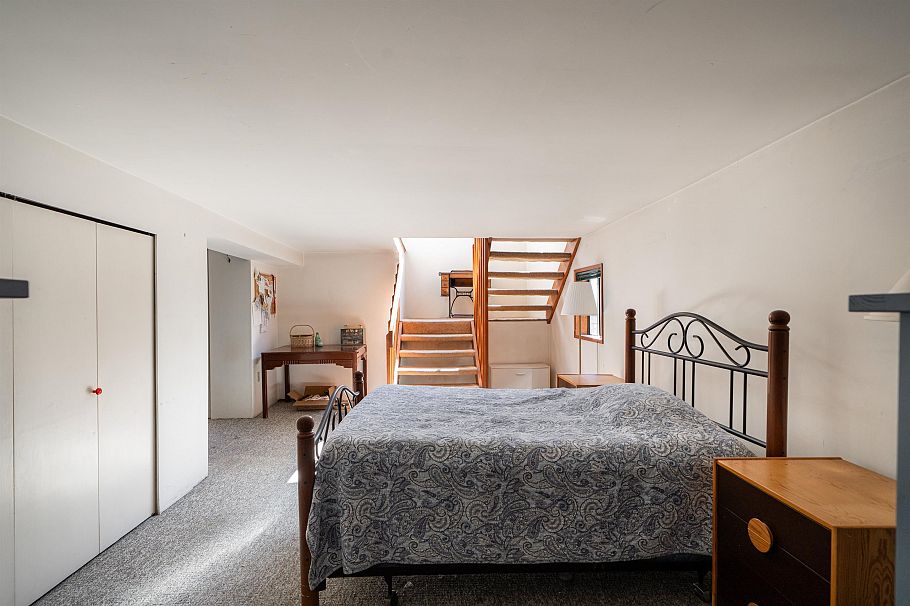 2129 W 47th Avenue Vancouver, BC - 25