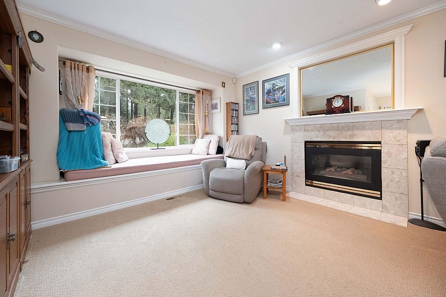 628 E 21st Street North Vancouver, BC - 2