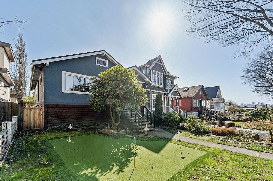 2486 Eton Street Vancouver, BC - 2