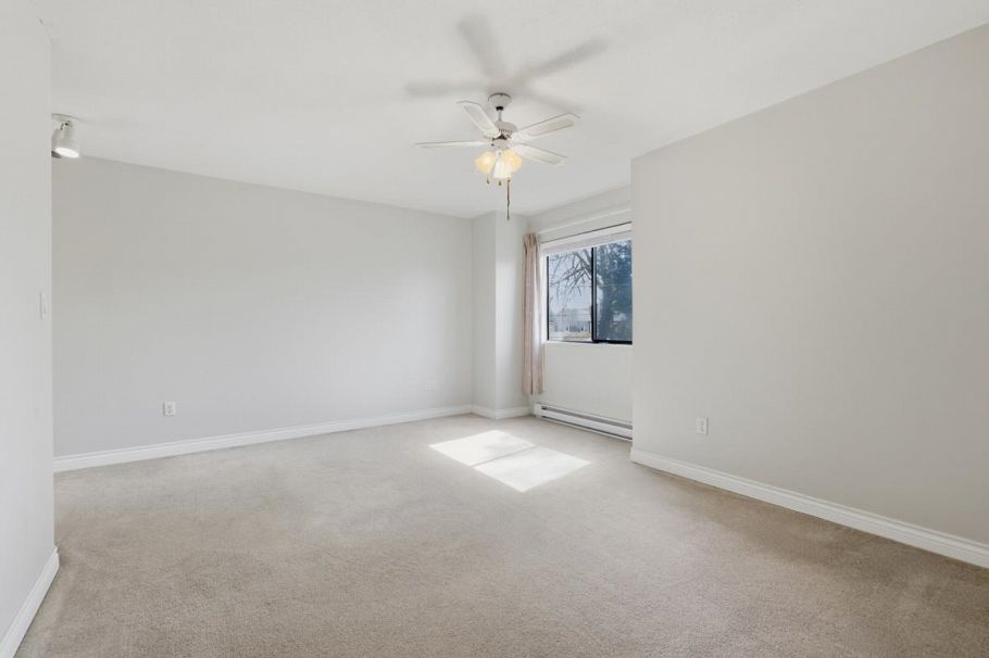 253 E 19th Street North Vancouver, BC - 23