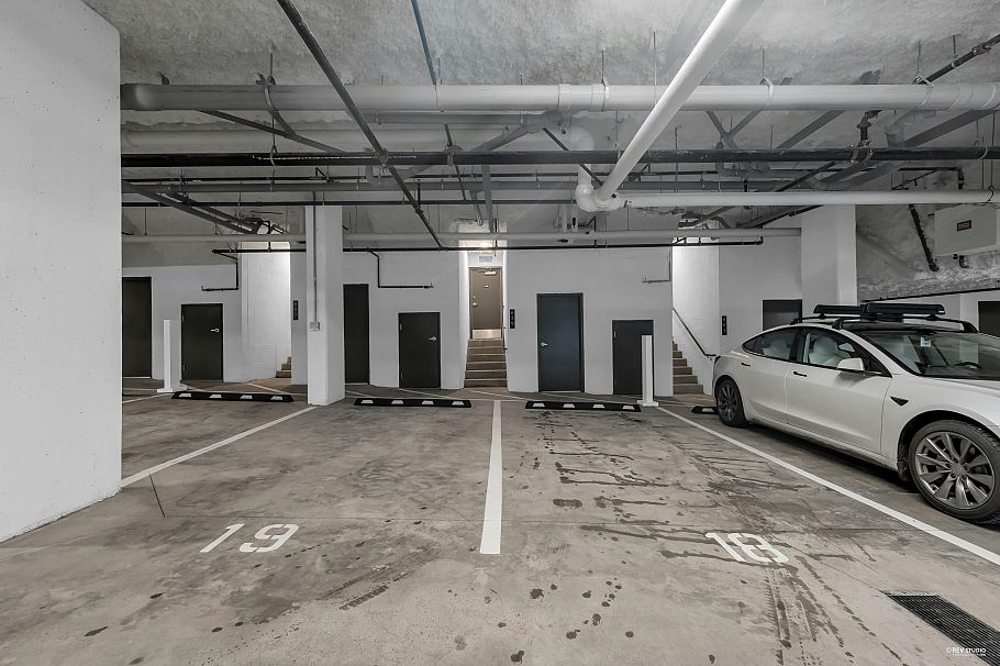 659 W 30th Avenue Vancouver, BC - 37