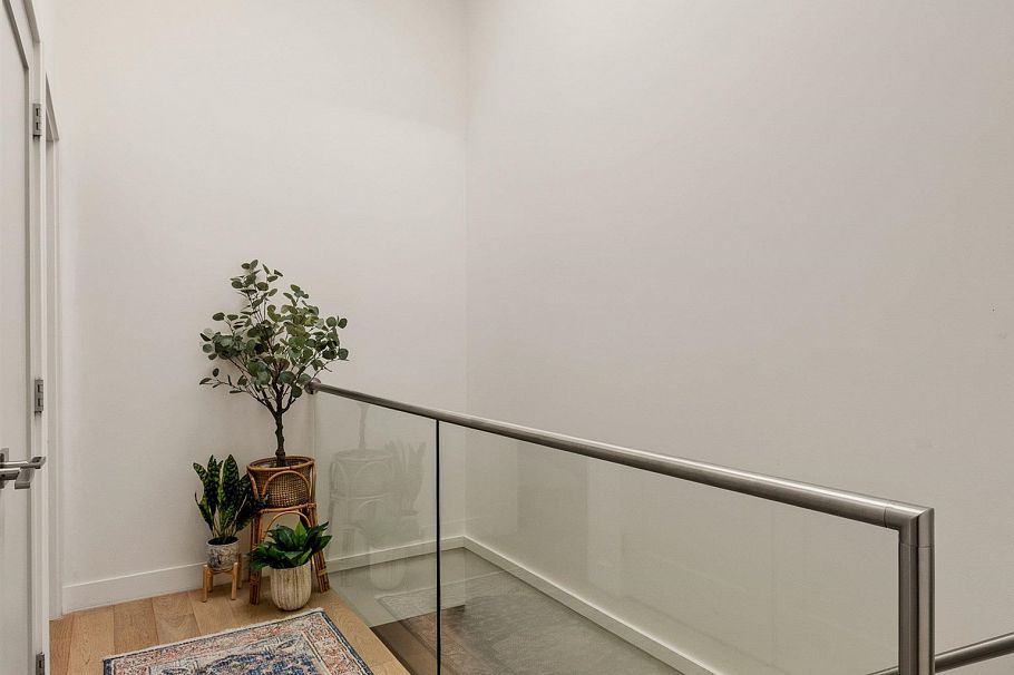 1136 E 16th Avenue Vancouver, BC - 19