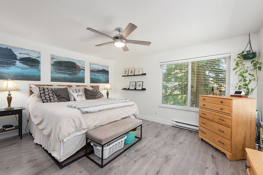 300 E 25th Street North Vancouver, BC - 17