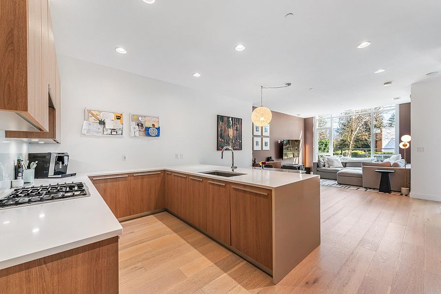 2765 Mountain Highway North Vancouver, BC - 8