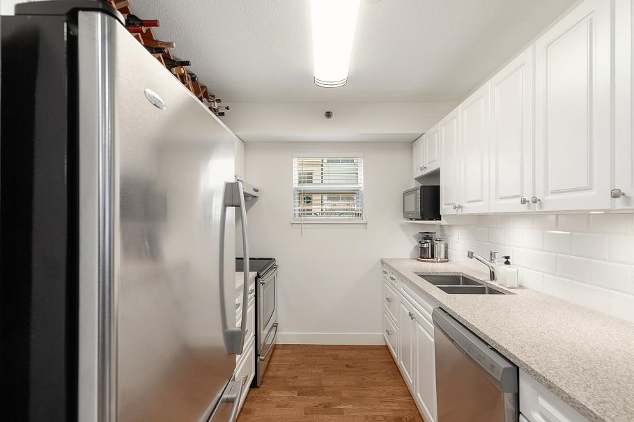 14 1350 W 6th Avenue Vancouver, BC - 12