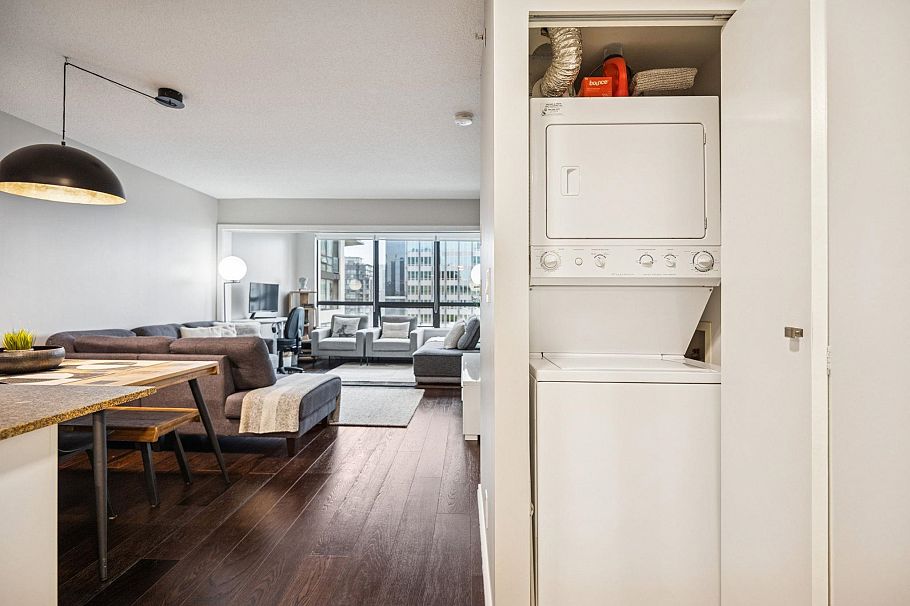 2205 938 Smithe Street Vancouver, BC - 12