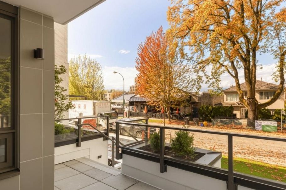 101 3668 W 10th Avenue Vancouver, BC - 32