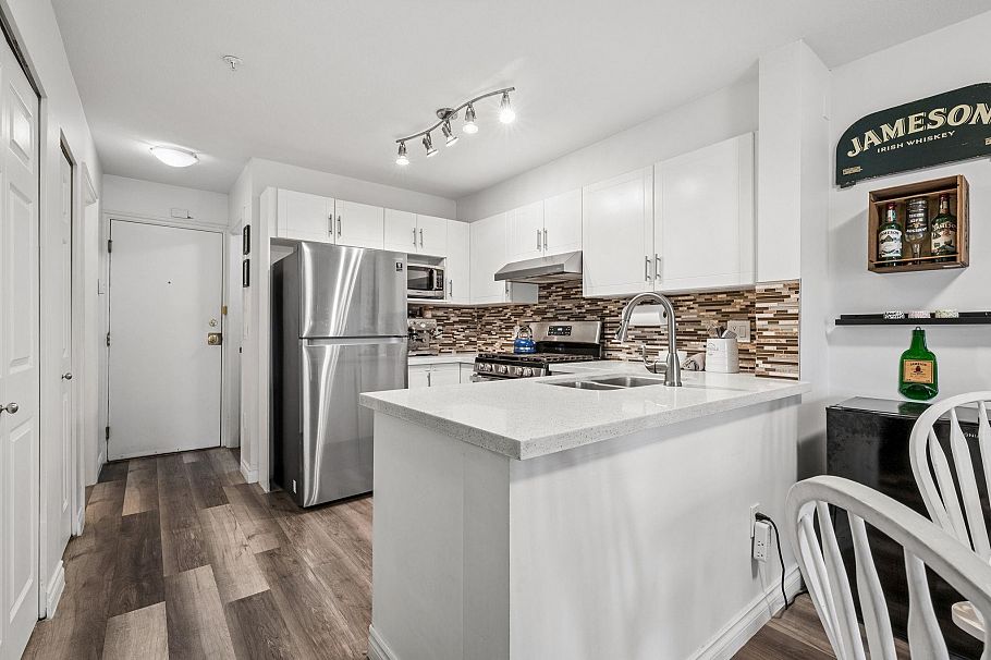 308 688 E 16th Avenue Vancouver, BC - 6