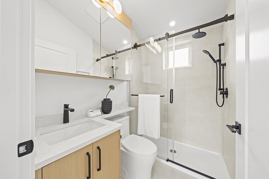 1 312 E 40th Avenue Vancouver, BC - 21