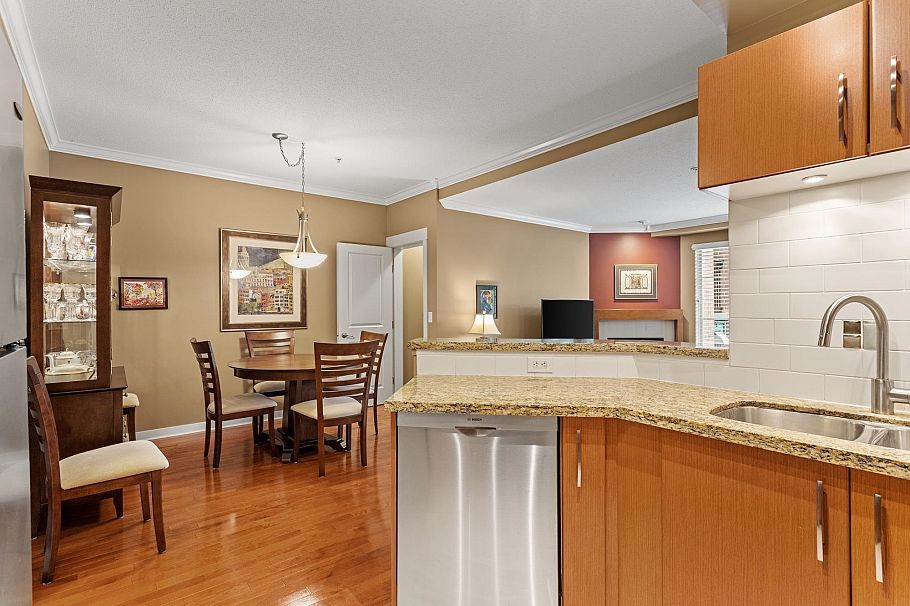 6238 Logan Lane Vancouver, BC - 9