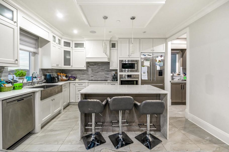 1176 E 60th Avenue Vancouver, BC - 6