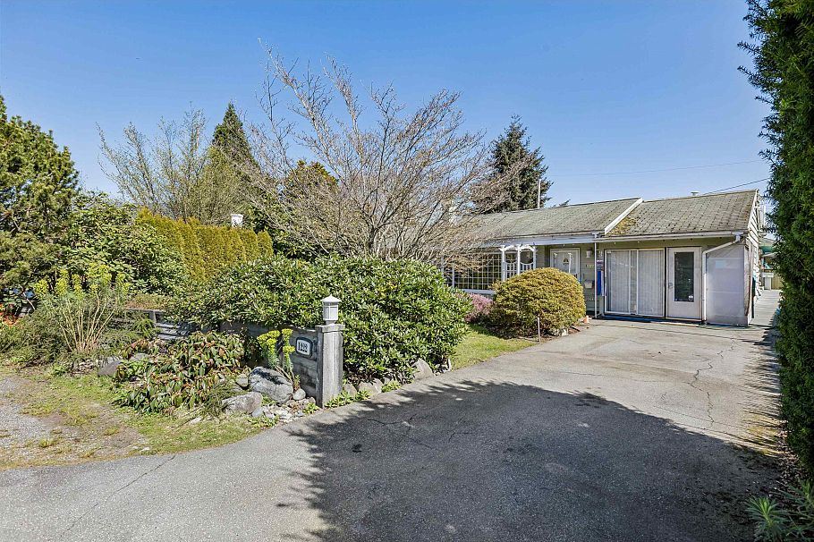 1222 Rosewood Crescent North Vancouver, BC - 2