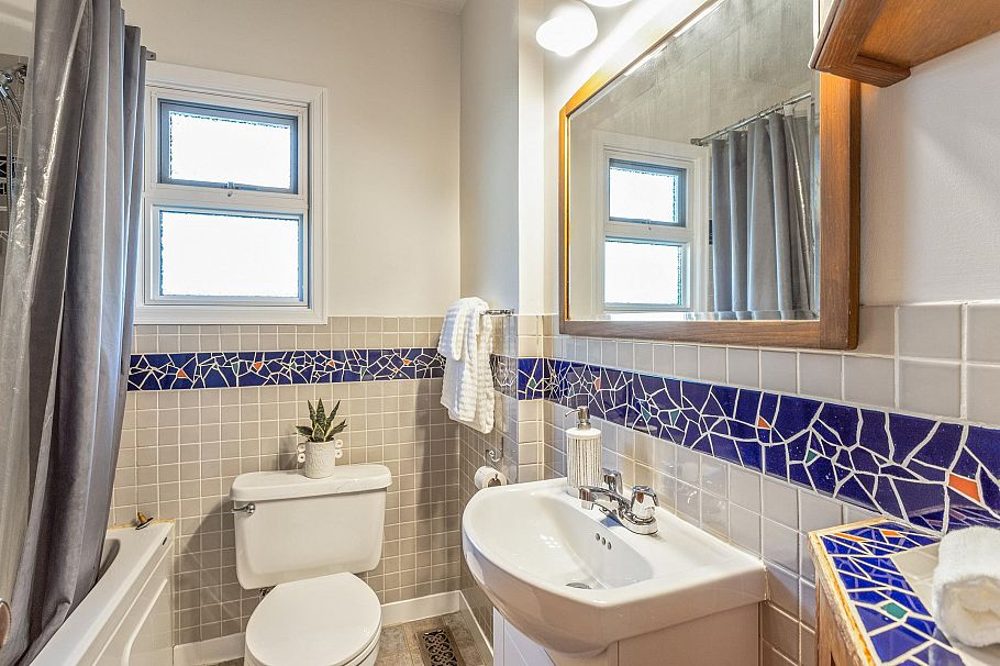 2282 E 7th Avenue Vancouver, BC - 12