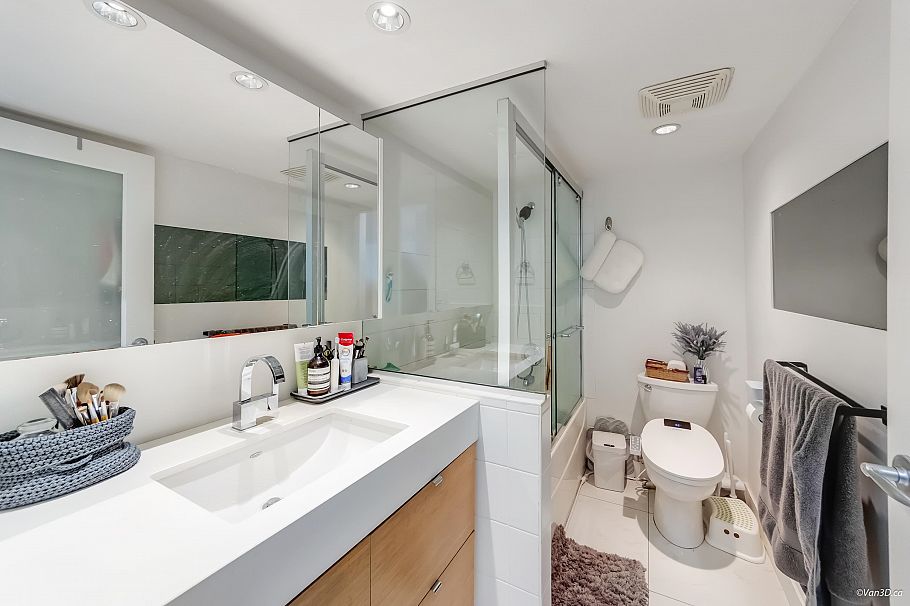 304 2525 Blenheim Street Vancouver, BC - 9