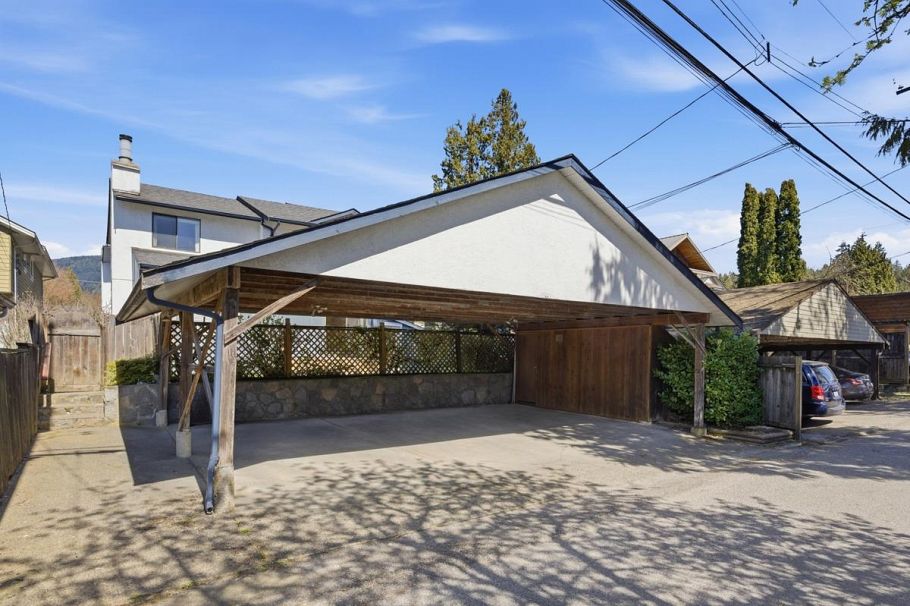 253 E 19th Street North Vancouver, BC - 16