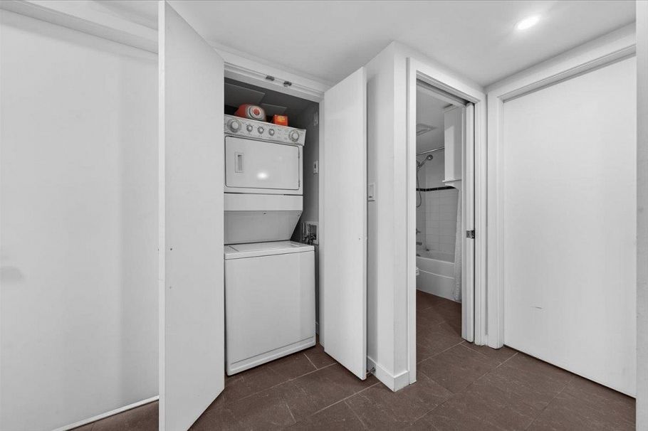 905 58 Keefer Place Vancouver, BC - 24