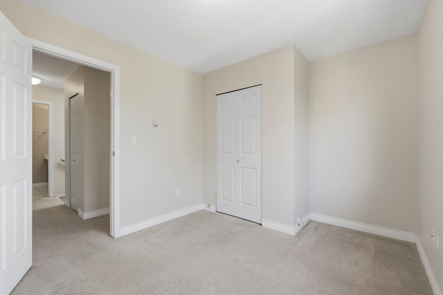 253 E 19th Street North Vancouver, BC - 25