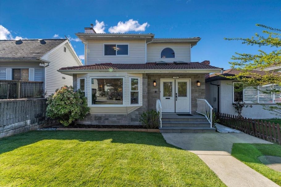 770 E 61st Avenue Vancouver, BC - 3