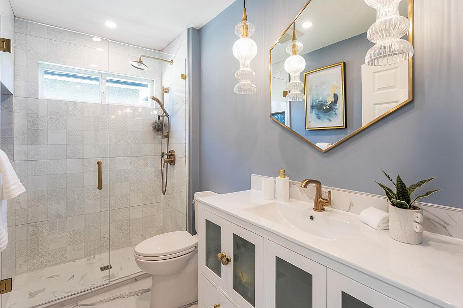 2855 W 16th Avenue Vancouver, BC - 17