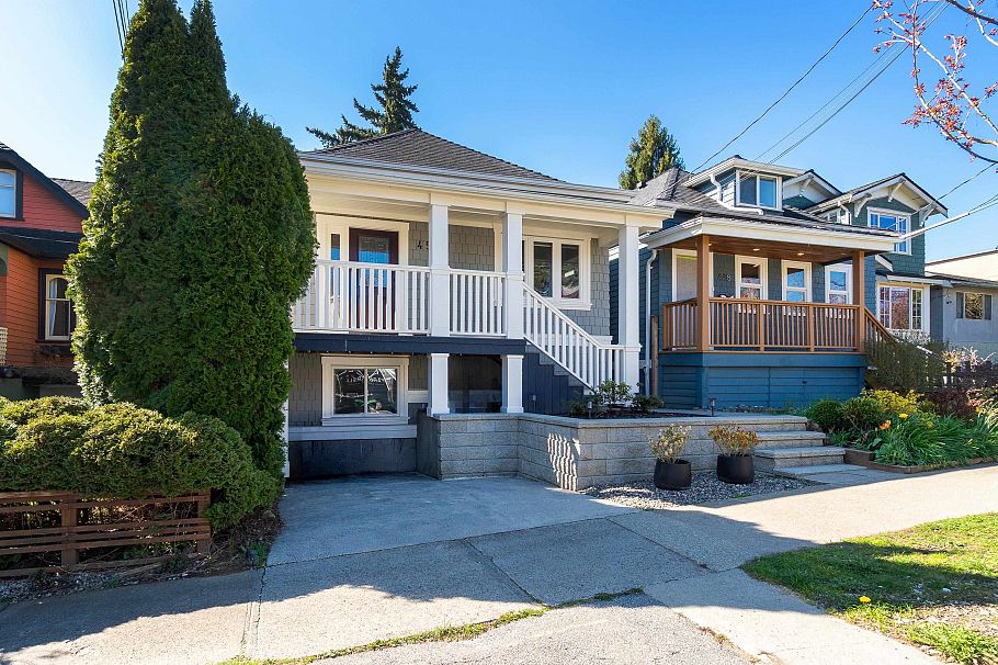 454 E 28th Avenue Vancouver, BC - 3