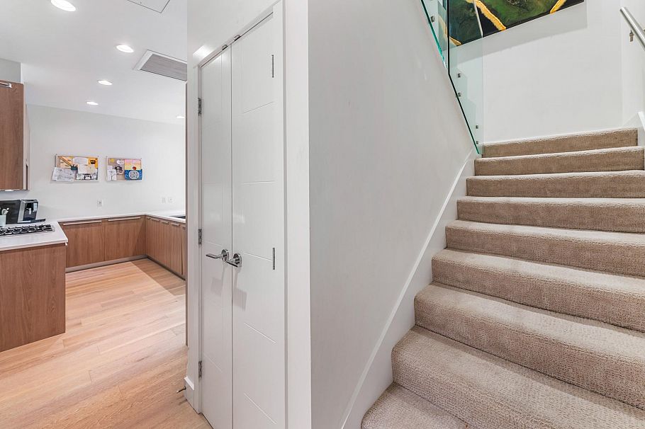 2765 Mountain Highway North Vancouver, BC - 13