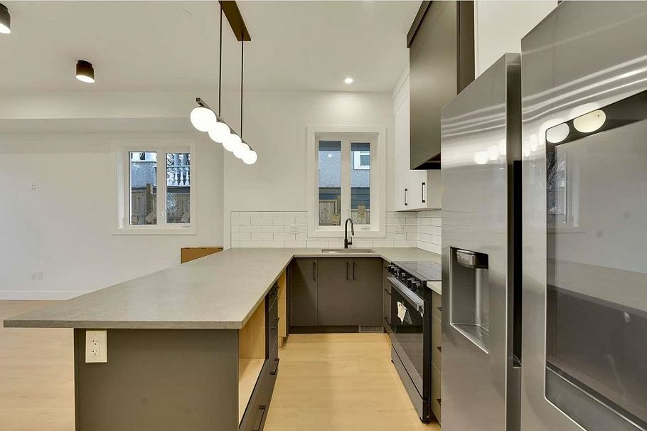 1 1436 E 1st Avenue Vancouver, BC - 3