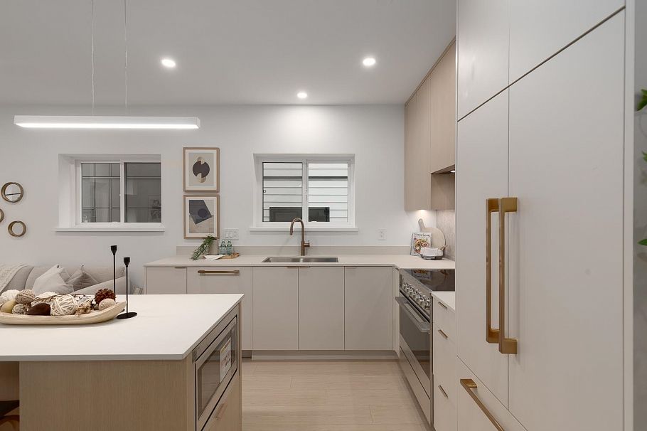 203 2329 E 34th Avenue Vancouver, BC - 2