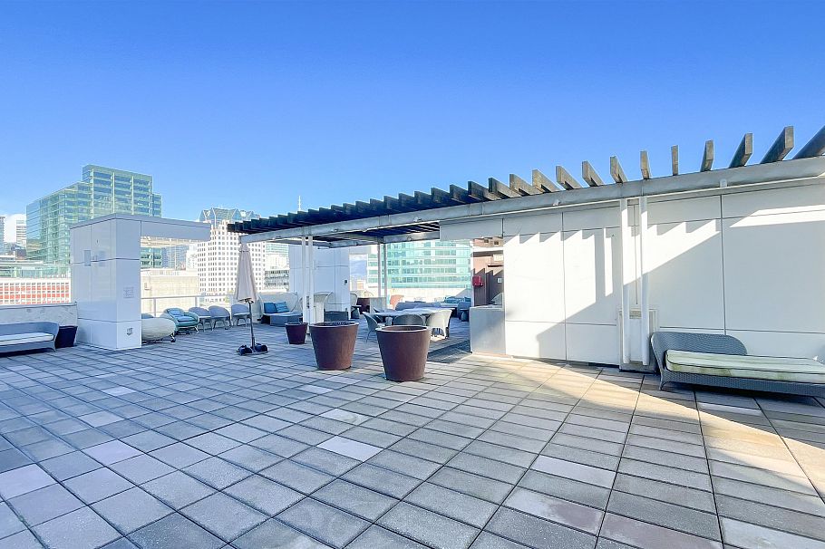 905 161 W Georgia Street Vancouver, BC - 9