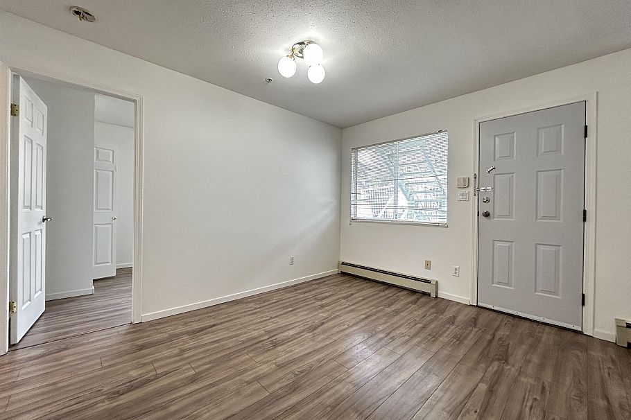 Main 4502 NANAIMO STREET, Vancouver BC V5N 5J4 Vancouver, BC - 3