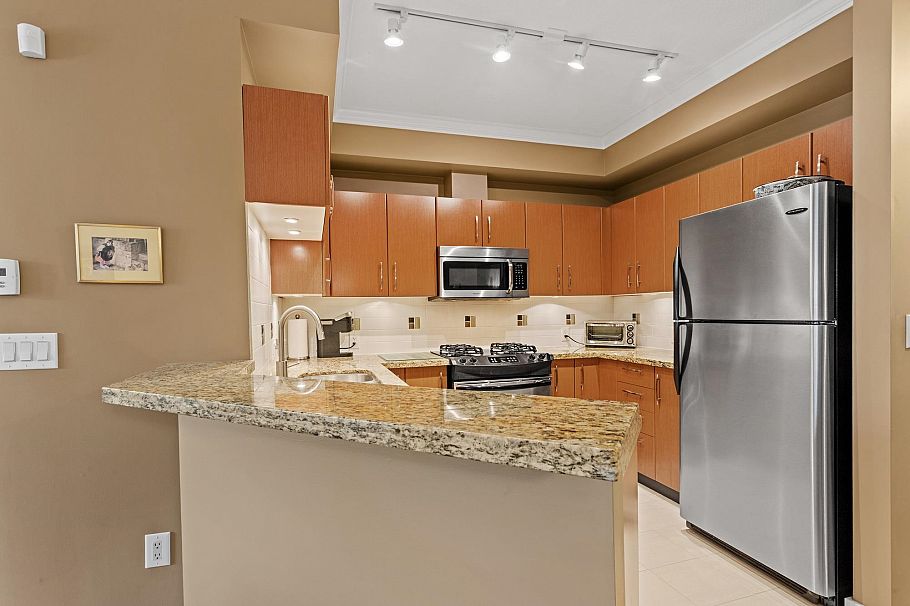 6238 Logan Lane Vancouver, BC - 7