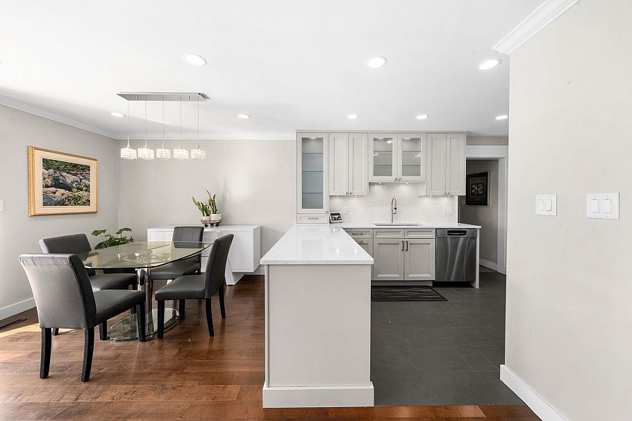 1615 Mcbride Street North Vancouver, BC - 16