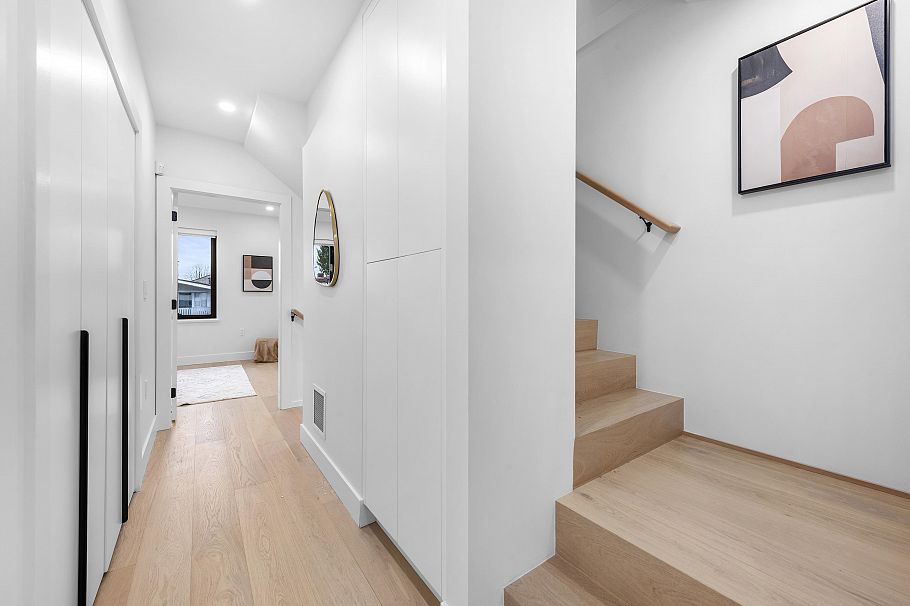 1 4889 Moss Street Vancouver, BC - 29