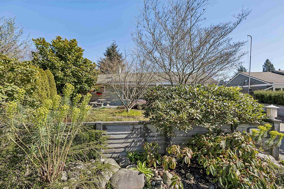 1222 Rosewood Crescent North Vancouver, BC - 21