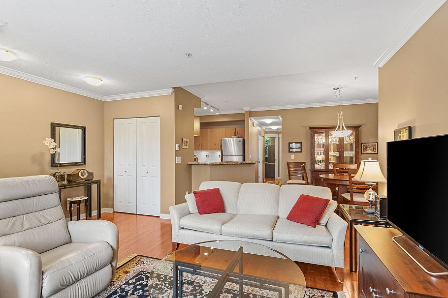 6238 Logan Lane Vancouver, BC - 1