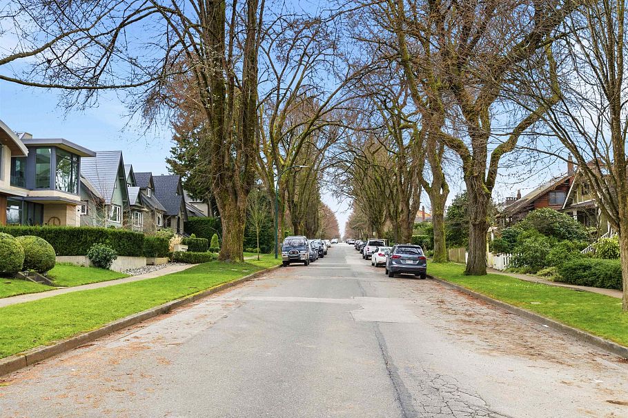 3348 W 21st Avenue Vancouver, BC - 9