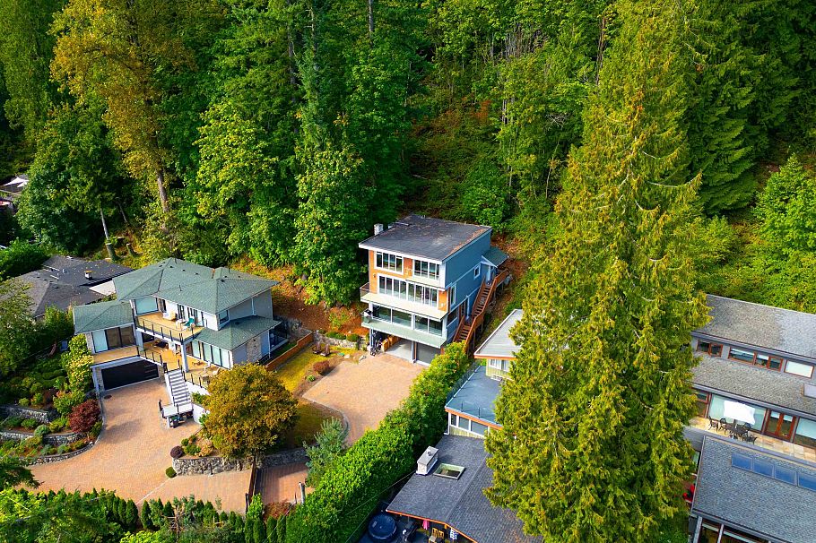 2867 Panorama Drive North Vancouver, BC - 1