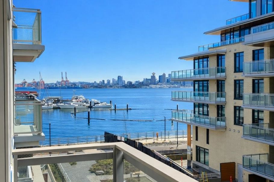 425 755 Harbourside Drive North Vancouver, BC - 1