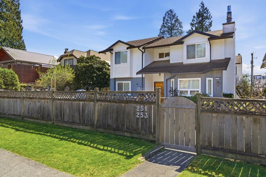 253 E 19th Street North Vancouver, BC - 12