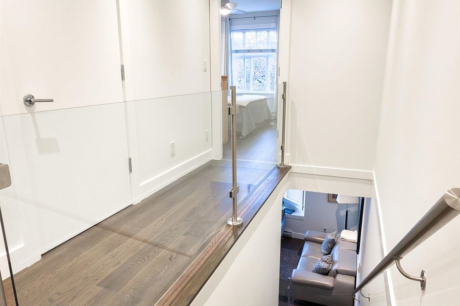 922 W 15th Avenue Vancouver, BC - 18