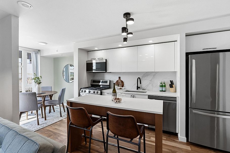 312 328 E 11th Avenue Vancouver, BC - 9