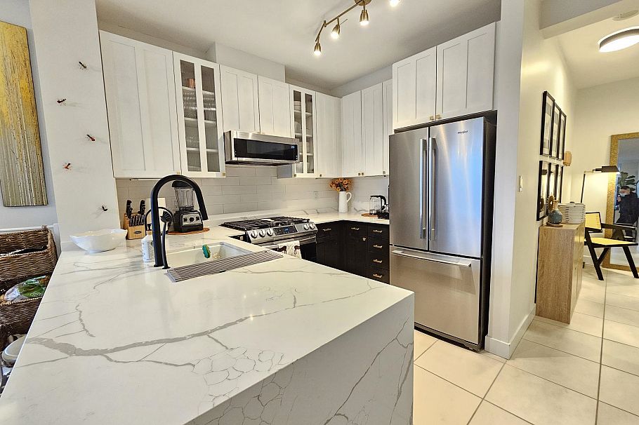 403 170 W 1st Street North Vancouver, BC - 4