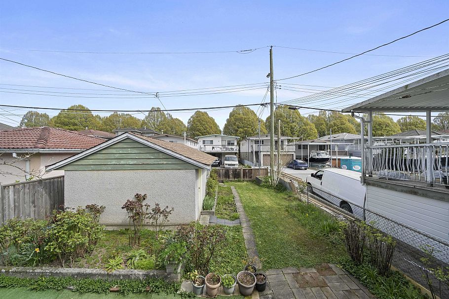 6392 Lanark Street Vancouver, BC - 25