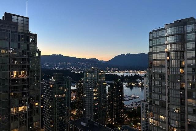 3206 1200 W Georgia Street Vancouver, BC - 32