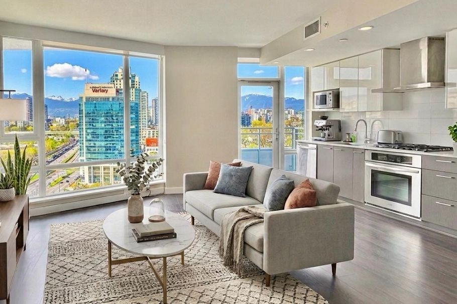 2015 1618 Quebec Street Vancouver, BC - 1