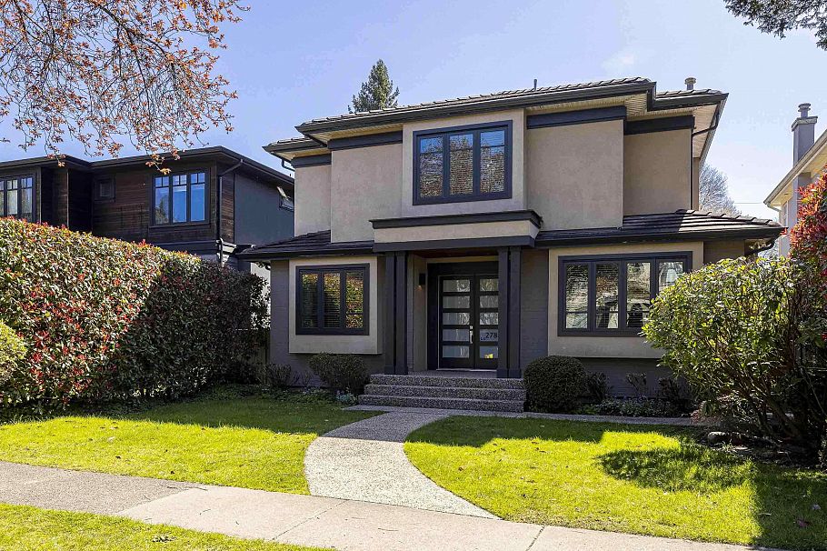 2782 W 37th Avenue Vancouver, BC - 1