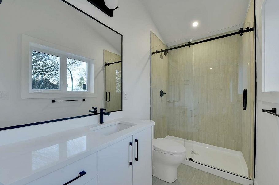 1 1436 E 1st Avenue Vancouver, BC - 17