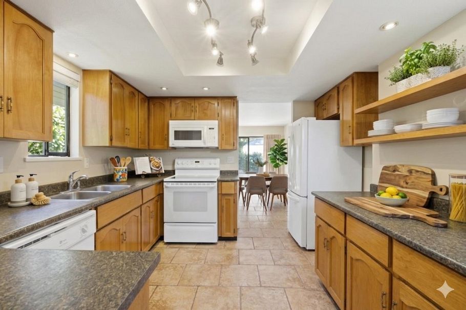 253 E 19th Street North Vancouver, BC - 7