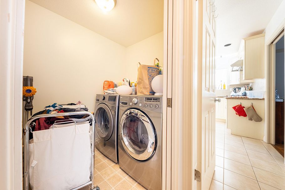 3982 W 29th Avenue Vancouver, BC - 31