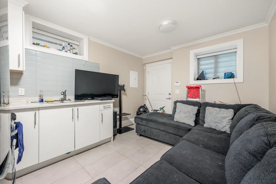 1176 E 60th Avenue Vancouver, BC - 20