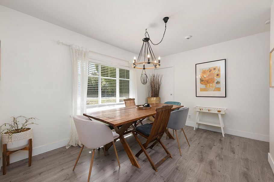 300 E 25th Street North Vancouver, BC - 33